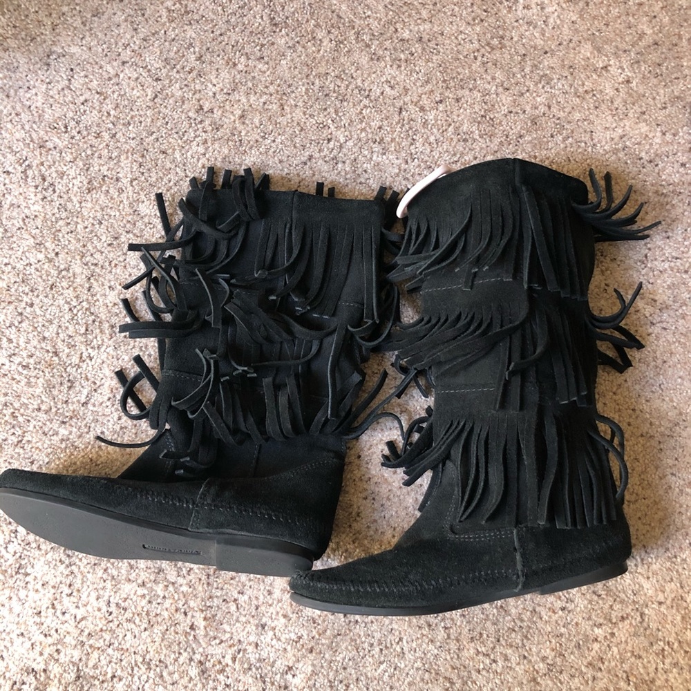 Black Minnetonka Moccasin fringe boots